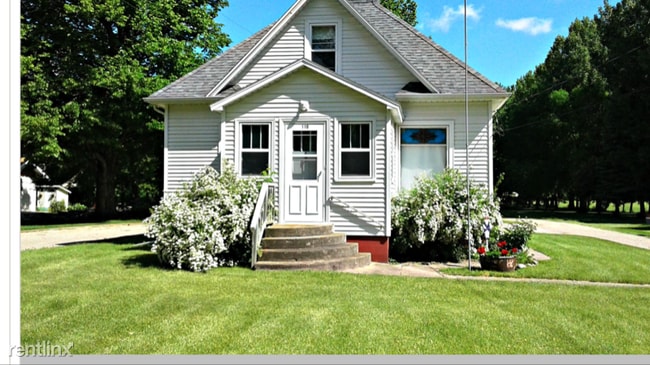 Building Photo - 4 br, 1 bath House - 110 1st Street