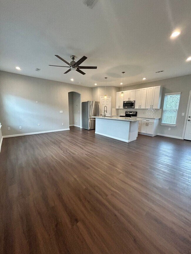 Foto del edificio - 3 br, 3.5 bath House - 8409 Blustery Way