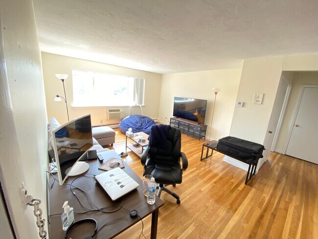 Sala de estar - 95 Gardner St