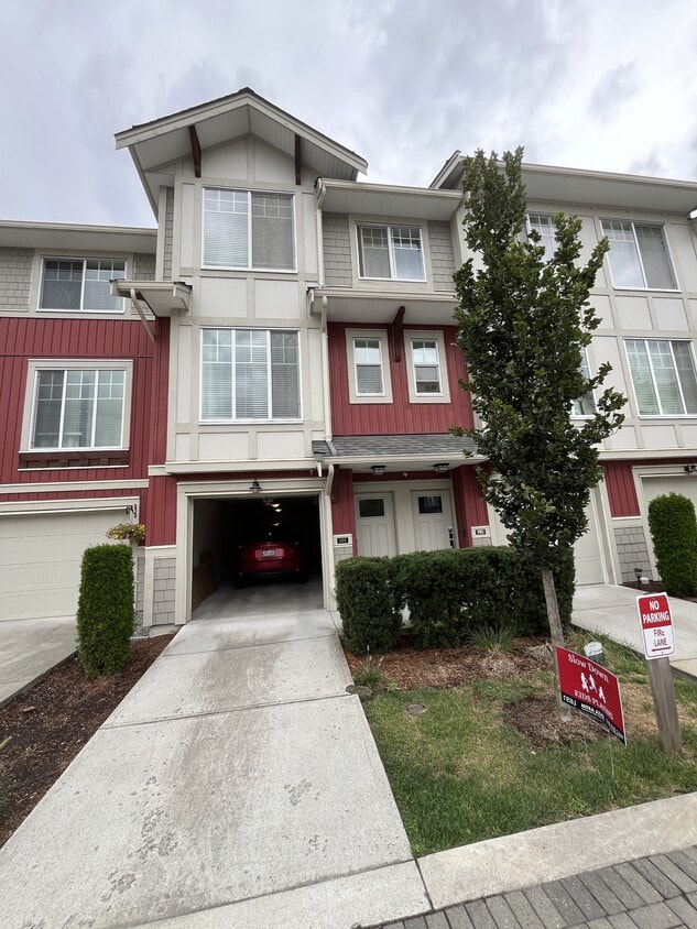 Primary Photo - 20498-20482 82 Ave