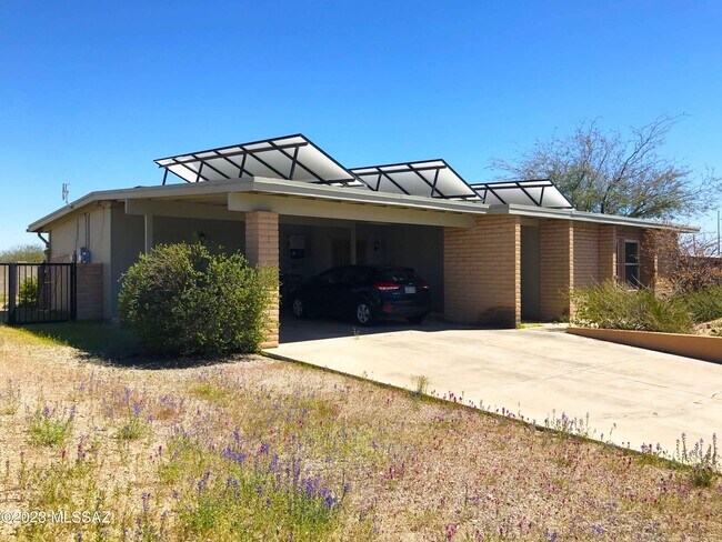 Building Photo - 7800 N Nicole Pl