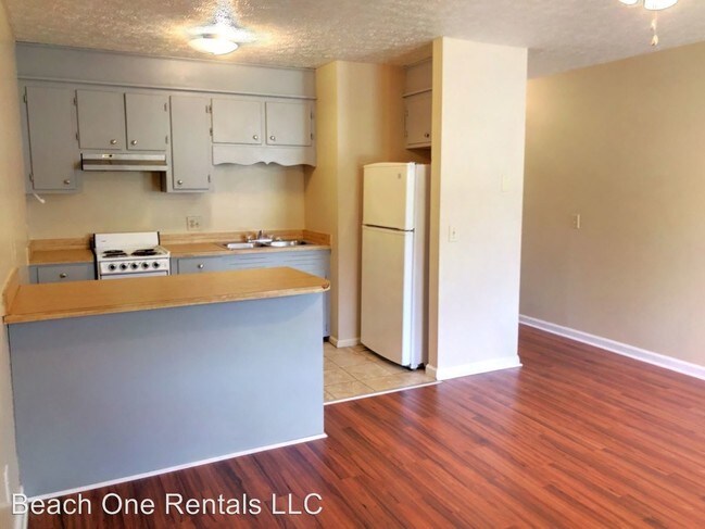 Building Photo - 201-213 William Bradford Pl