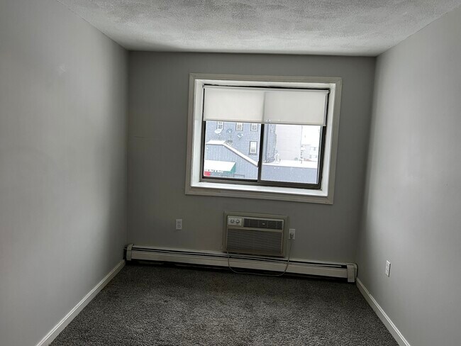 Building Photo - 85 Broad Street Apartment