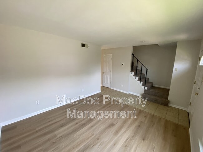 Building Photo - 128 Hickok Cir