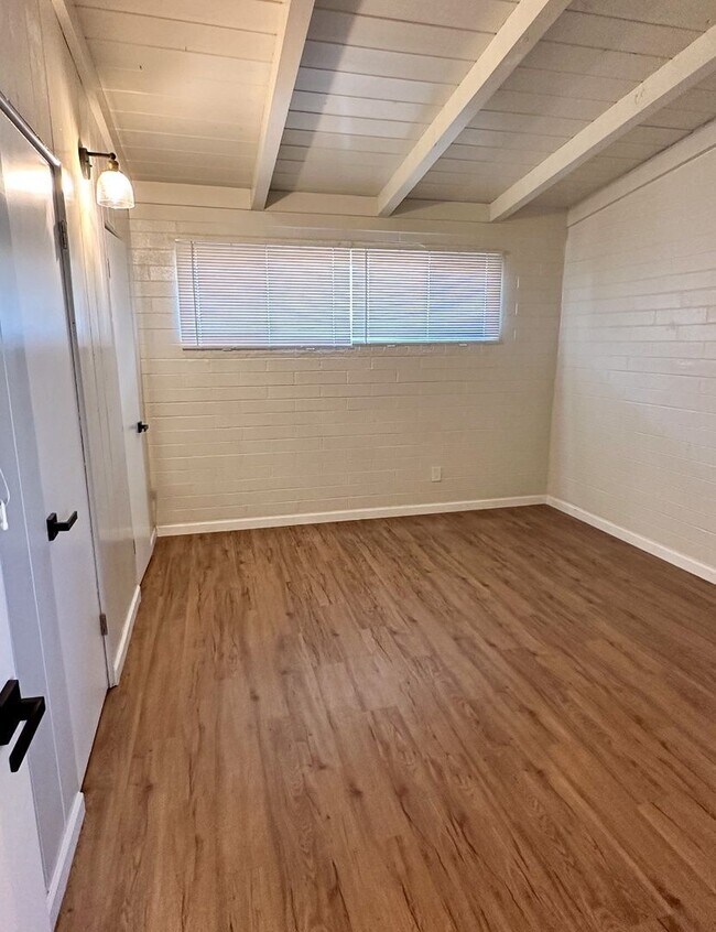 Foto del edificio - 2756 N Forgeus Ave
