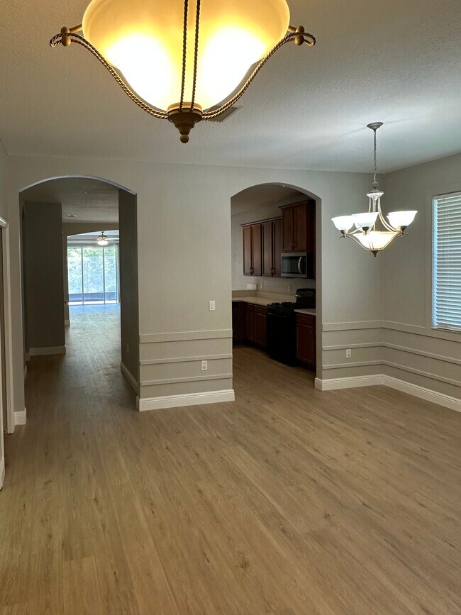 Foto del edificio - 20205 Merry Oak Ave