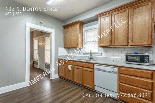 Building Photo - Picturesque Updated Home