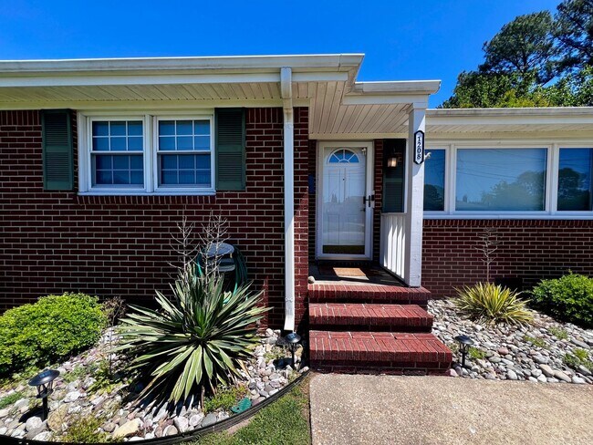 Foto del edificio - Stunning Renovated Ranch off Indian River