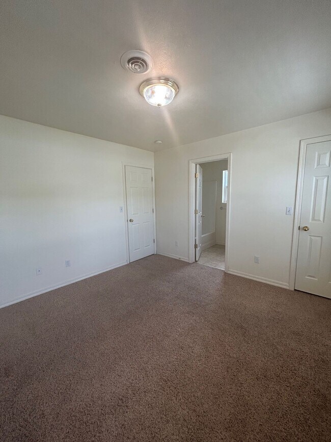 Foto del edificio - 465 Taft Ave