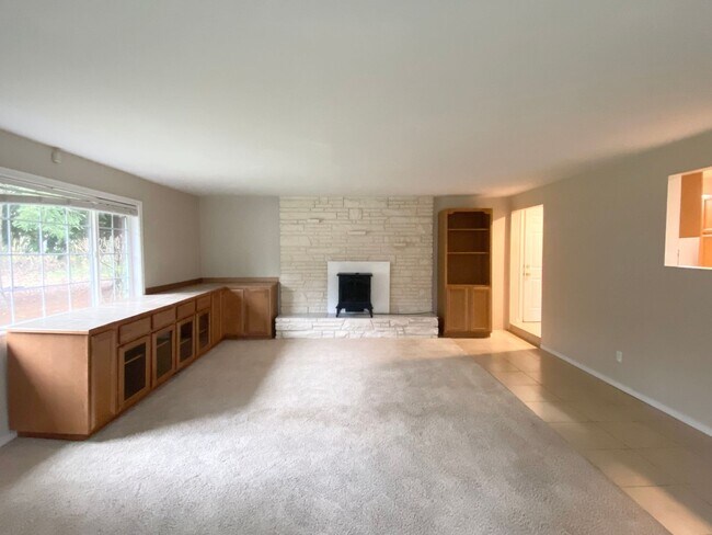 Foto del edificio - DOWNTOWN Covington home w/ basement