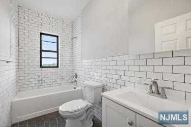 Building Photo - 118 2nd