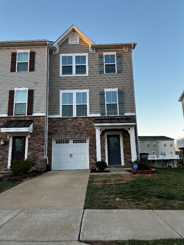 Primary Photo - 10790 Hinton Wy