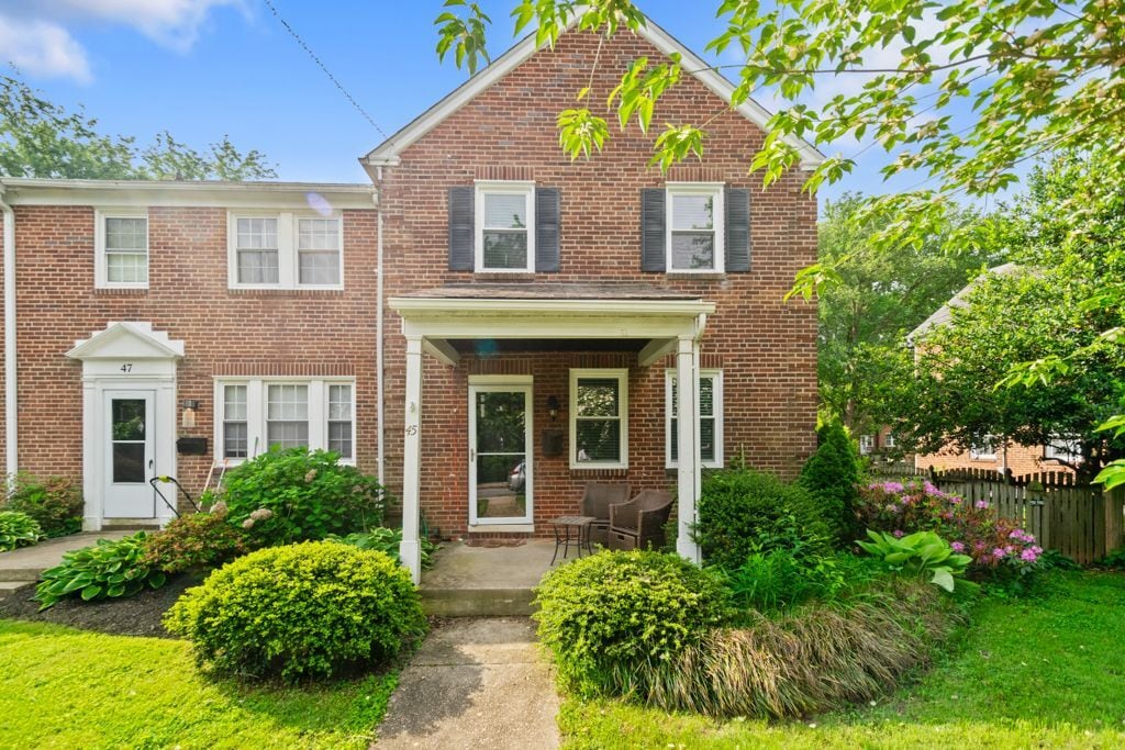 Primary Photo - 45 Murdock Rd
