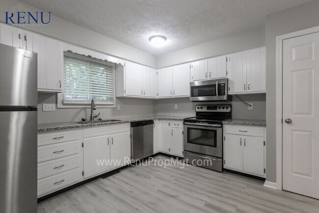 Foto del edificio - Now Available!