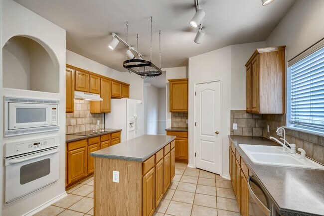 Foto del edificio - Beautiful Spacious Home!!!!