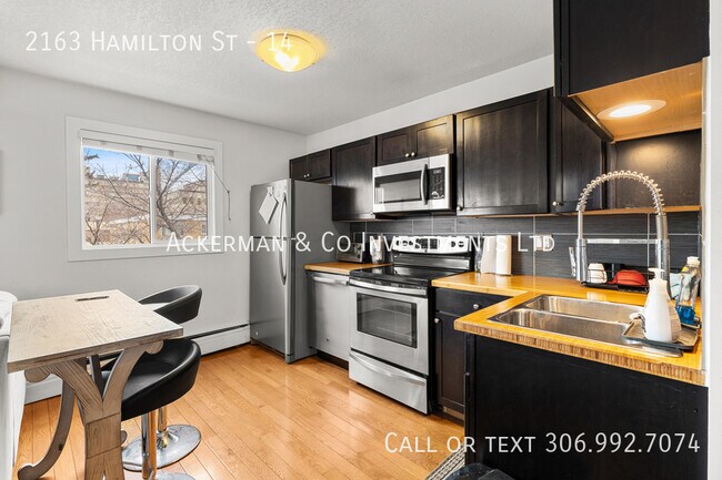 Building Photo - 2163 Hamilton St