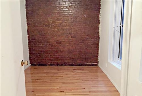 Primary Photo - 600 E 9th St