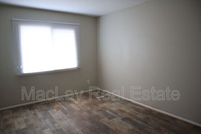 Building Photo - 4625 E Jones Ave