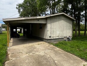 Building Photo - 224 N Oak St