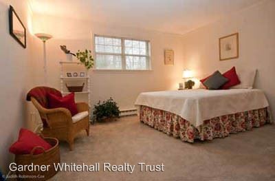 Building Photo - 2 br, 1 bath Apartment - 100-106 WHITEHALL RD