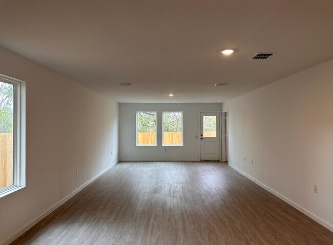 Photo - 10727 Vesta Curv House