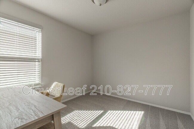 Foto del edificio - 227 Stevens Summit