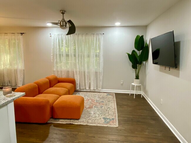 Foto del edificio - 1254 Shoreham Dr