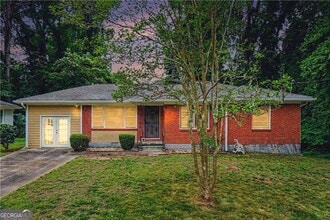 Building Photo - 2939 Belvedere Ln