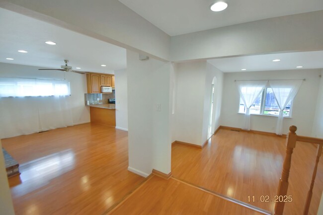 Foto del edificio - Great 3 Bedroom House w/large backyard and...