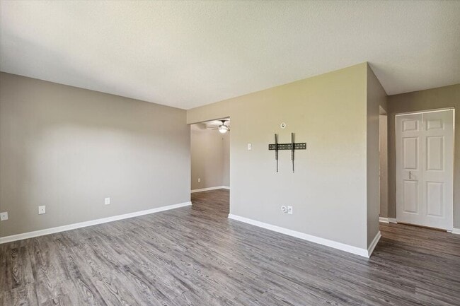 Building Photo - 4107 Harvest Ln