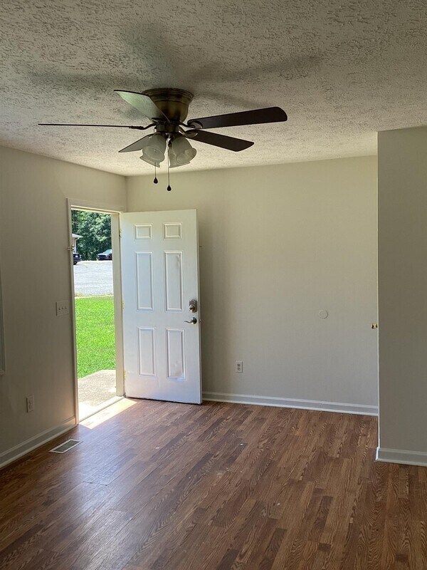 304 Sams Trail, Dallas, NC 28034 Condo for Rent in Dallas, NC