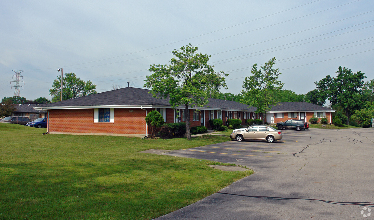 Primary Photo - Maple Run Apartments