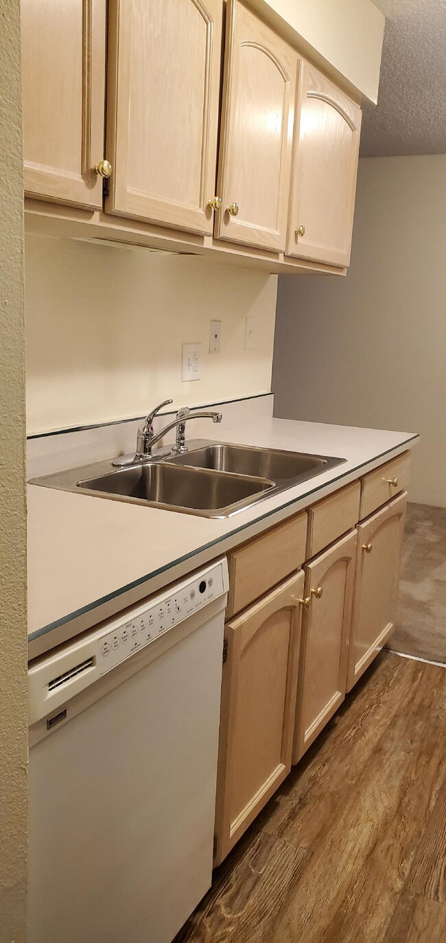 Kithen - 7755 E Quincy Ave