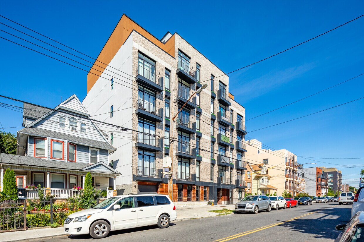 Foto principal - 1538 New York Ave