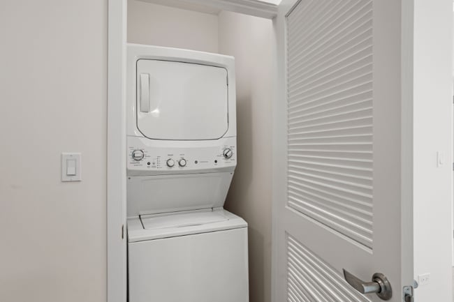 Building Photo - 112 W Superior St