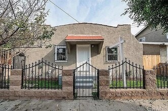 Building Photo - 803 E 89th St