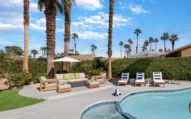 Building Photo - 36726 Jasmine Ln