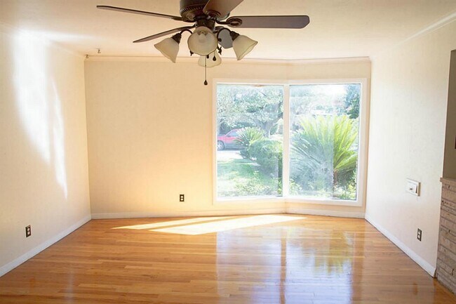 Building Photo - 4031 Martinshire Dr