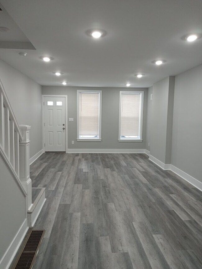 Photo - 1204 S 35th St House