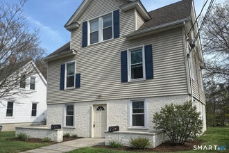 Building Photo - 25 Old Stratfield Rd