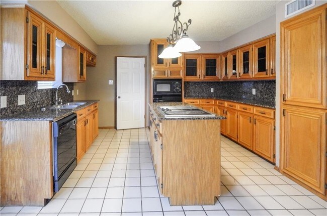 Foto del edificio - 6618 Hunt Dr