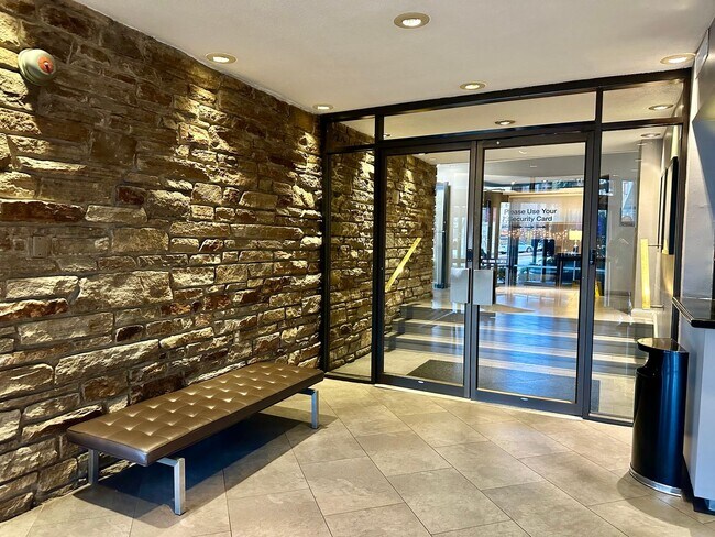 Building Photo - Charming 1 Bedroom/1 Bathroom Condo in Charles Village, Baltimore, MD!