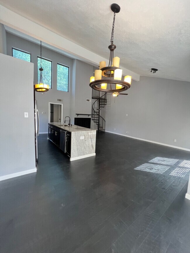 Foto del edificio - 7215 Holly Hill Dr
