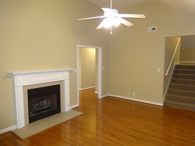 Foto del edificio - 1648 Cedar Springs Cir