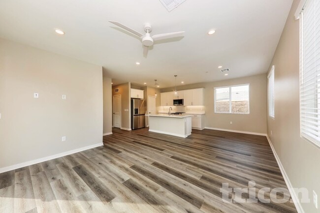 Building Photo - 1704 Lorraine Dr