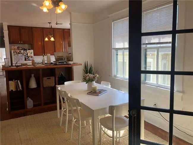 Foto del edificio - 2525-2527 Palmer Ave