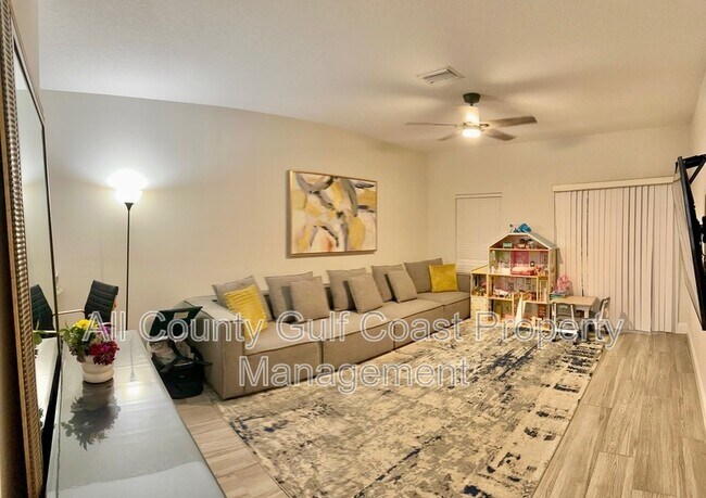 Foto del edificio - 323 Cape Harbour Loop