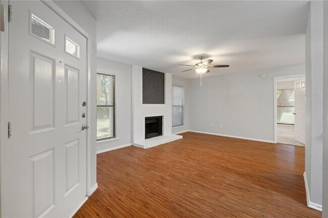 Foto del edificio - 10616 Mellow Meadow Dr
