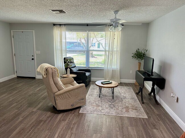 Foto del edificio - 7301 Mitchell Ranch Rd