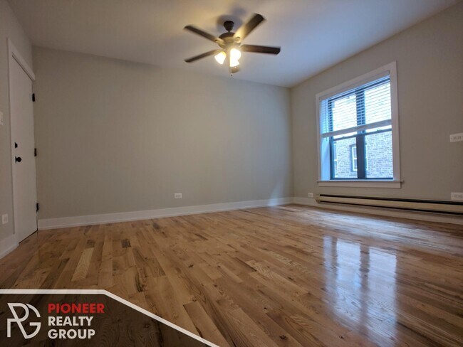 Foto del edificio - 813 W Cornelia Ave